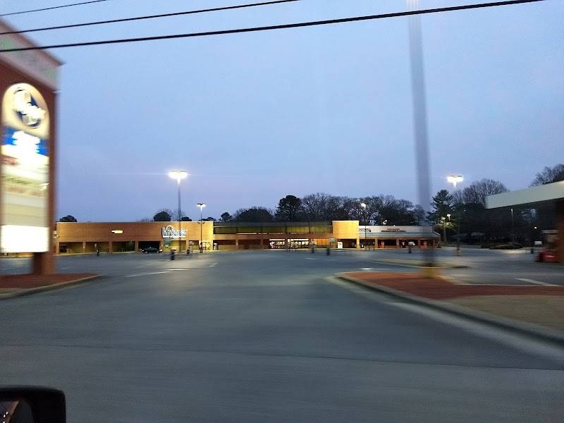Cedar Plaza